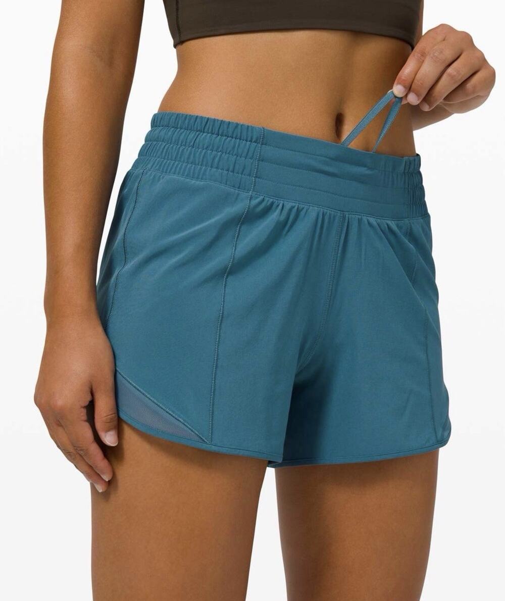 Lululemon Hotty Hot High-Rise Lined Short 2.5” inseam Size 6 Square Tag